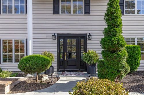 25 Morris St, Port Jefferson Station, NY, 11776-3211 | Card Image