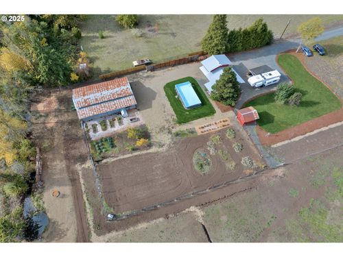 30306 Camas Swale Rd, Creswell, OR, 97426-9797 | Card Image