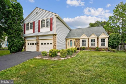 4609 Sand Rock Ln, CHANTILLY, VA, 20151-2471 | Card Image