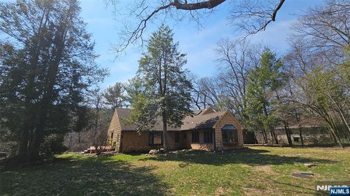 534 Hamburg Tpke, West Milford, NJ, 07480-3749 | Card Image