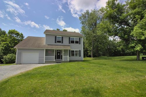 19 Royal St, North Bennington, VT, 05257-9580 | Card Image