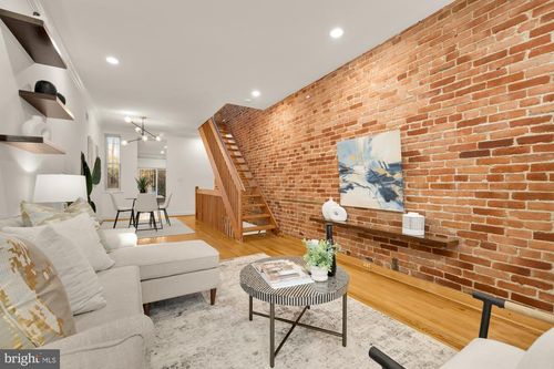 706 L St Se, WASHINGTON, DC, 20003-3647 | Card Image