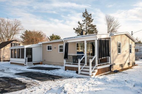 172 Ledge St, Nashua, NH, 03060-3012 | Card Image