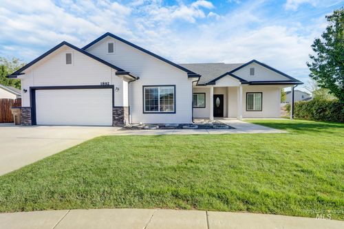 1892 E 10th St, Emmett, ID, 83617-9092 | Card Image