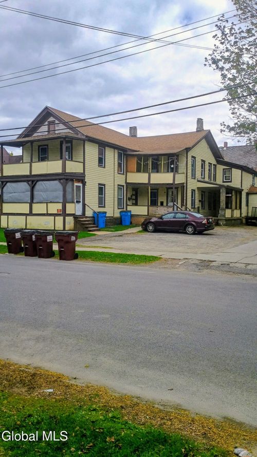 1 Lincoln St, Gloversville, NY, 12078-2371 | Card Image