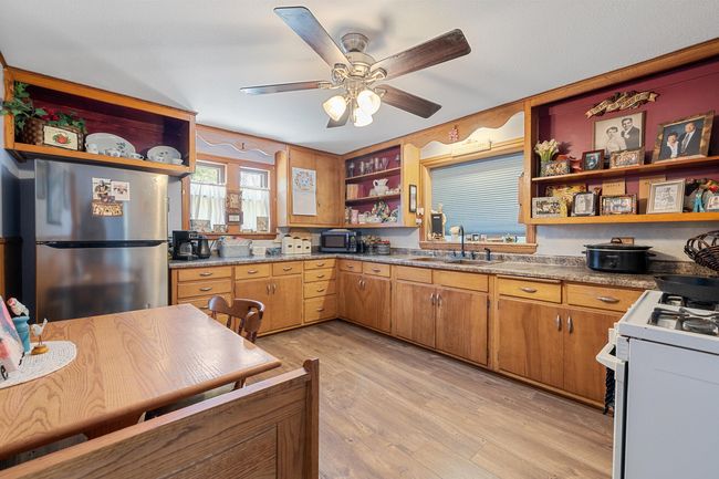6386 Yellowstone Trl N, House other with 3 bedrooms, 2 bathrooms and null parking in Allenton WI | Image 8