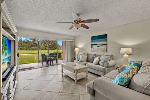 g104-7025 Dennis Cir, NAPLES, FL, 34104-8772 | Card Image