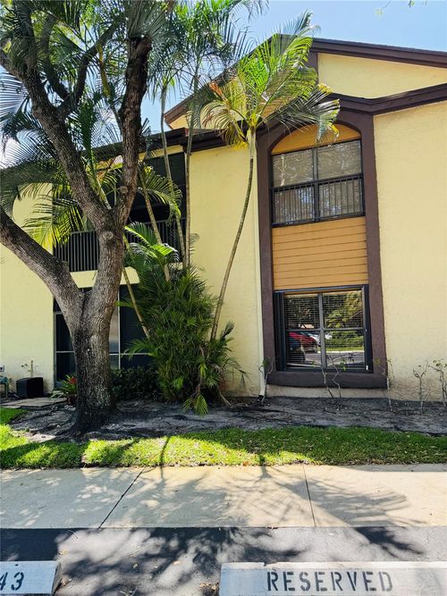 4529-4529 Carambola Cir S, Coconut Creek, FL, 33066-2925 | Card Image