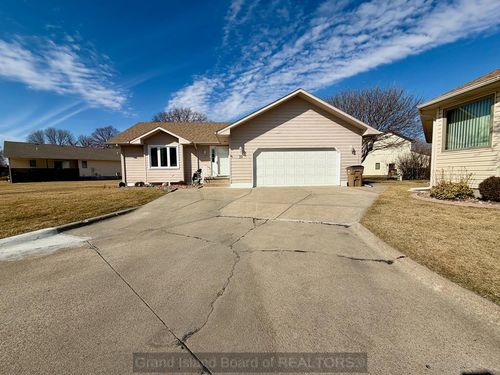10 Via Trivoli, Grand Island, NE, 68803-1837 | Card Image