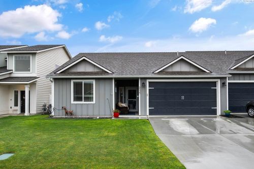 5520 Remington Dr, Pasco, WA, 99301-8597 | Card Image