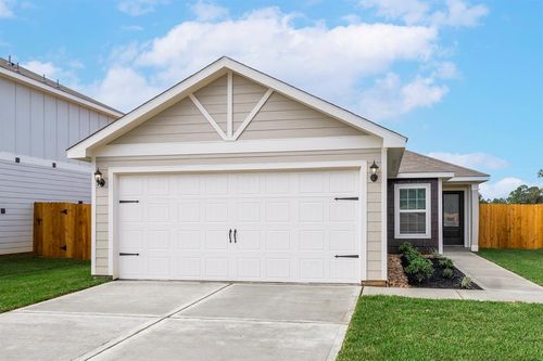 15842 Berry Hill Dr, Conroe, TX, 77303-2084 | Card Image