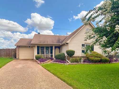 4664 Amanda Oaks Cir S, Memphis, TN, 38141-7742 | Card Image