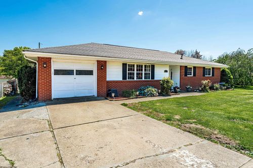 150 Morning View Ln, Bridgeport, WV, 26330-7648 | Card Image