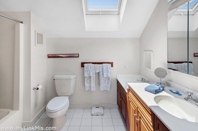 100 Gosnolds Way, House other with 4 bedrooms, 3 bathrooms and null parking in Chilmark MA | Image 29