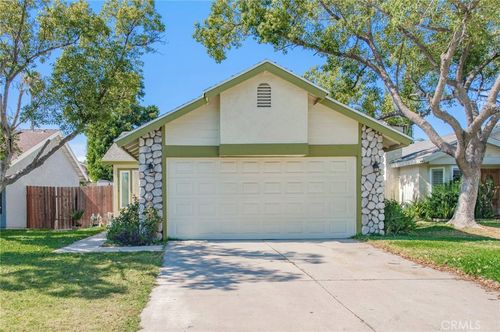 16268 Barbee St, Fontana, CA, 92336-2454 | Card Image