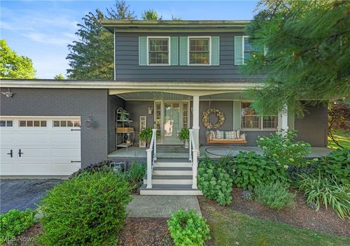 9105 Valley View Rd, Macedonia, OH, 44056-2012 | Card Image