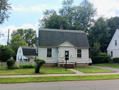 76 Brookdale Ln, Waterbury, CT, 06705-1802 | Card Image