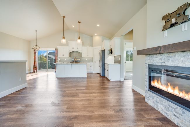 Living Room / Kitchen | Image 6
