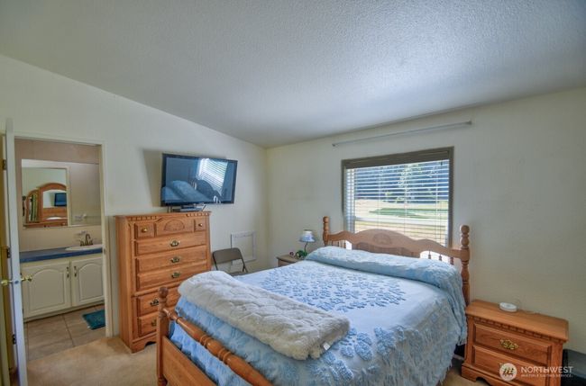 930 Tipsoo Loop N, House other with 2 bedrooms, 2 bathrooms and 2 parking in Rainier WA | Image 17