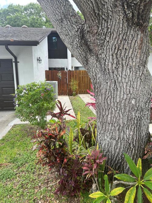 apt-3-2010 Colonial Rd, Fort Pierce, FL, 34950-5388 | Card Image