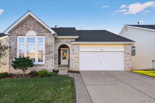 102-922 Ridgepointe Place Cir, Lake St Louis, MO, 63367-2642 | Card Image