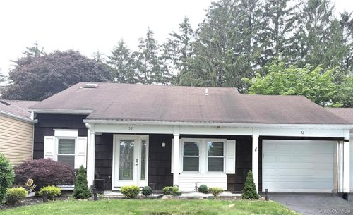 32 Hearthside Dr, Mount Sinai, NY, 11766-2609 | Card Image
