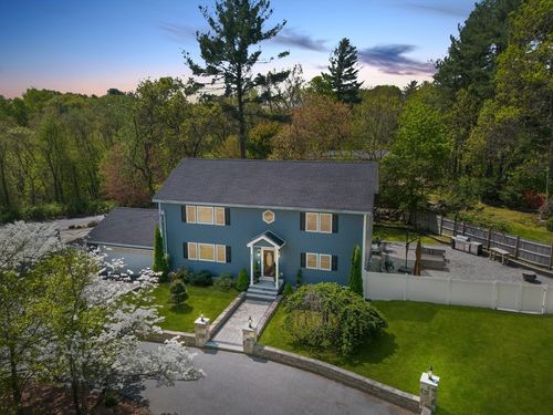 851 Forest St, North Andover, MA, 01845-3361 | Card Image