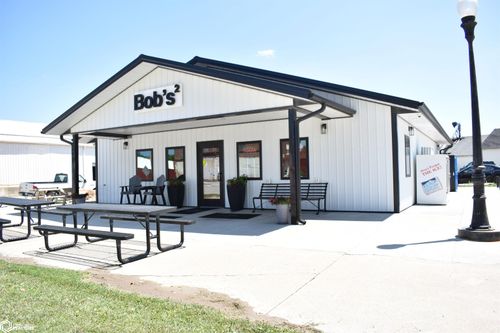 400 W Main St, Seymour, IA, 52590-1410 | Card Image