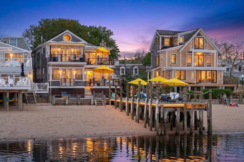 71 Commercial St, Provincetown, MA, 02657-1911 | Card Image