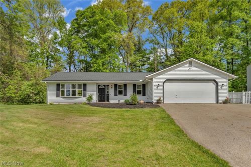 130 Graybark Ln, Amherst, OH, 44001-1853 | Card Image
