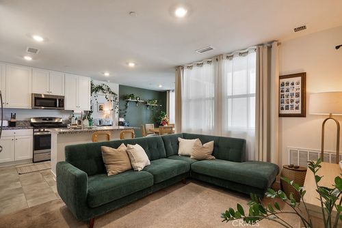 202-1000 N Tangent Privado, Ontario, CA, 91764-8919 | Card Image