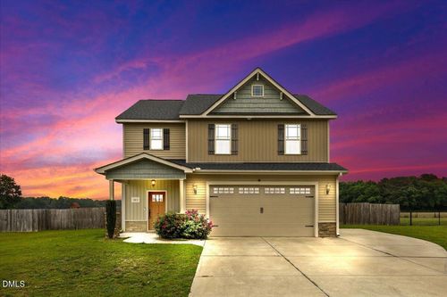 423 Planters Ridge Dr, Pikeville, NC, 27863-8135 | Card Image