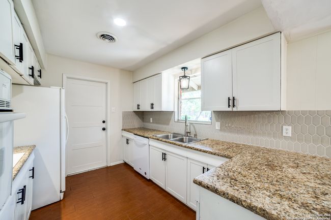 100 End Gate Ln, House other with 3 bedrooms, 2 bathrooms and null parking in Shavano Park TX | Image 19