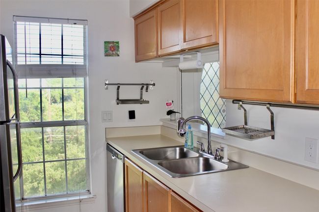 Kitchen | Image 8