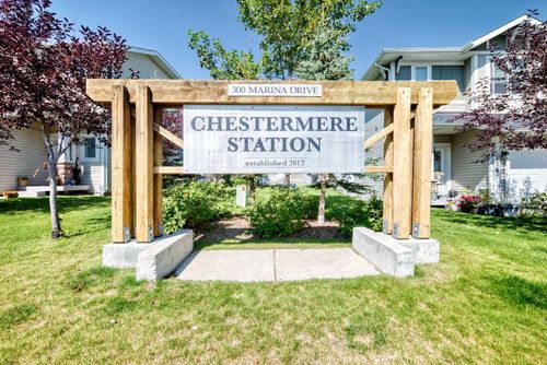 196 - 300 Marina Dr, Condo with 2 bedrooms, 1 bathrooms and 1 parking in Chestermere AB | Card Image