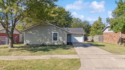 608 N Carlsbad St, Owasso, OK, 74055-2336 | Card Image