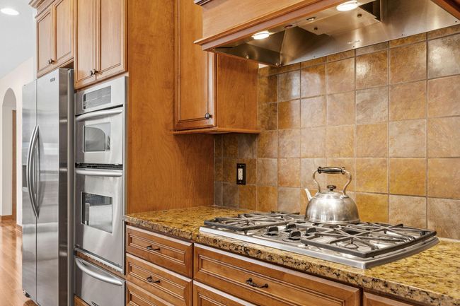 9256 Gateway Ln, House other with 5 bedrooms, 5 bathrooms and null parking in Eden Prairie MN | Image 16