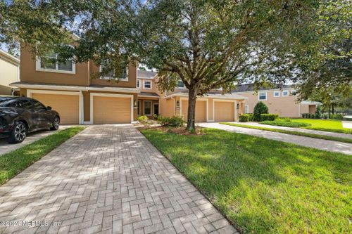 22f-8757 Little Swift Cir, JACKSONVILLE, FL, 32256-9646 | Card Image