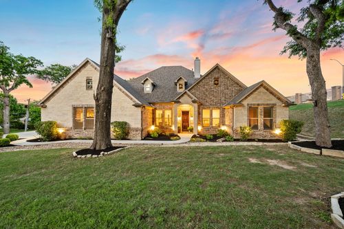 120 Riverbend Estates Dr, Fort Worth, TX, 76112-1179 | Card Image