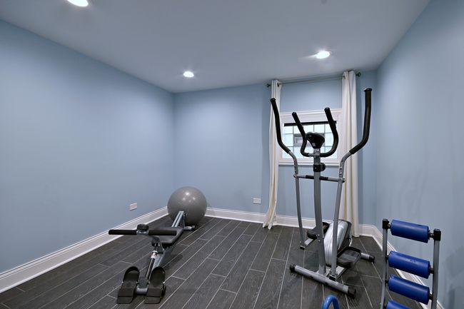2827 N 77 Th Ct, House other with 3 bedrooms, 2 bathrooms and 1 parking in Elmwood Park IL | Image 23