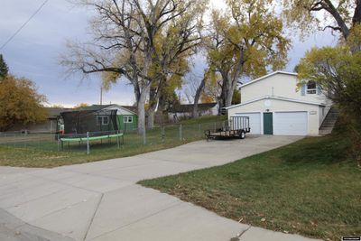 121 S Burritt Avenue, Home with 3 bedrooms, 2 bathrooms and null parking in Buffalo WY | Image 2