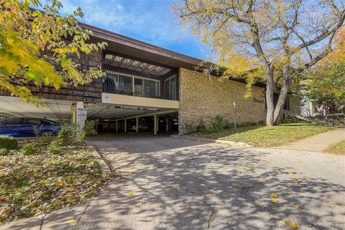 apt-7-4511 Headwood Dr, Kansas City, MO, 64111-3440 | Card Image