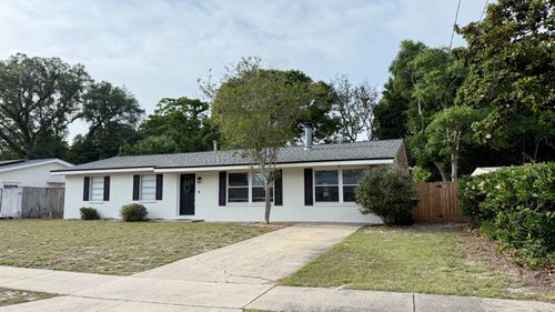 131 Clements St Ne, Fort Walton Beach, FL, 32548-6426 | Card Image