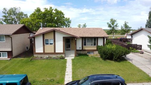 {{alt}} | Card Image