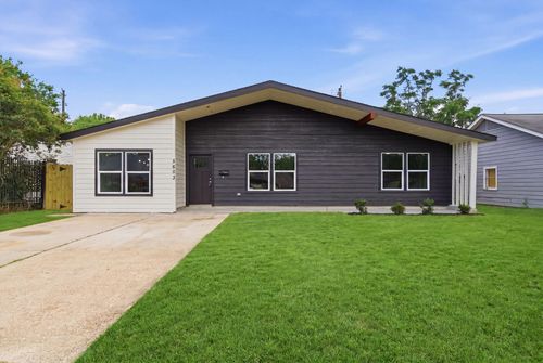5603 Rue St, Houston, TX, 77033-3319 | Card Image