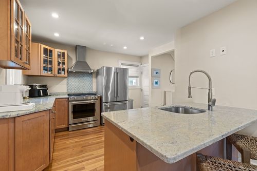 724 East St, Dedham, MA, 02026-3040 | Card Image