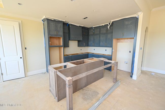 Kitchen | Image 11