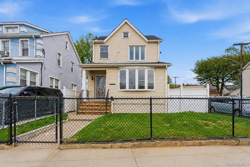 182-19 147th Ave, Springfield Gardens, NY, 11413-3712 | Card Image