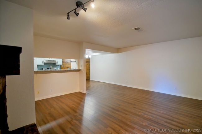E - 6370 S 80 Th East Ave, Condo with 2 bedrooms, 3 bathrooms and null parking in Tulsa OK | Image 4