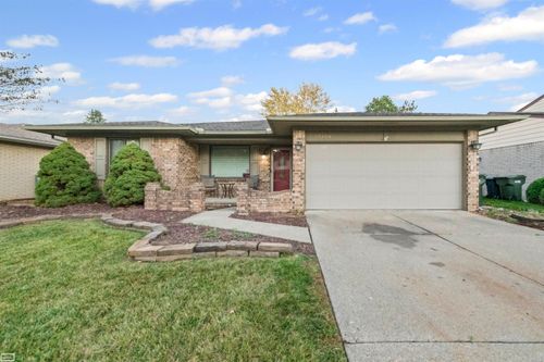 35744 Indigo Dr, Sterling Heights, MI, 48310-4948 | Card Image